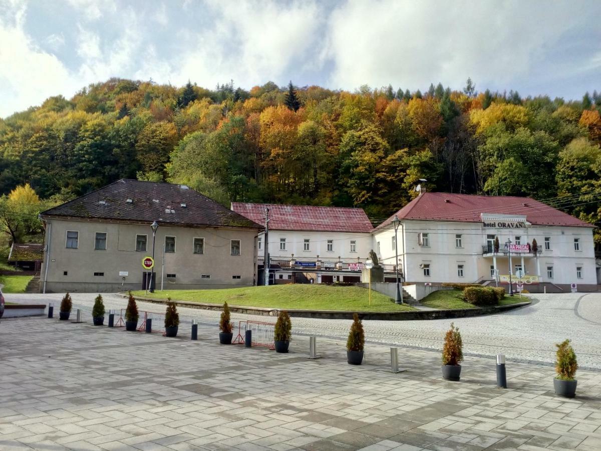 Urban Center Hotel Oravsky Podzamok Exterior photo